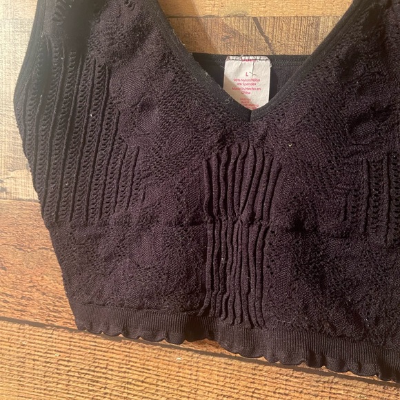 Beautiful black halter top - Picture 2 of 5